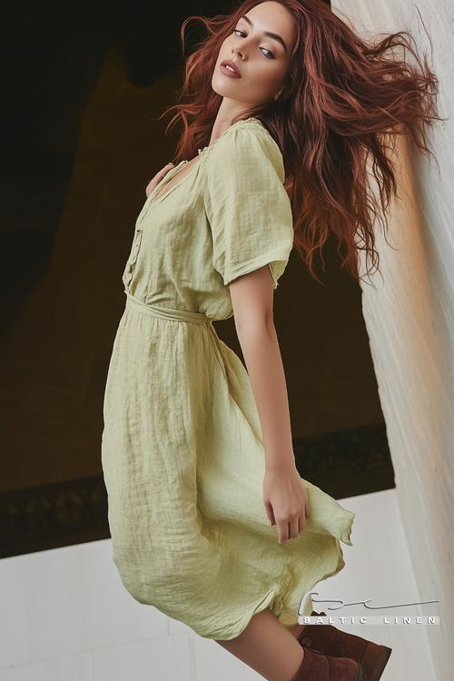 Eco-Friendly Fashion Nightshot Inspiration in Granada City